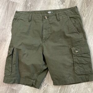 Men’s Old Navy Cargo shorts 36